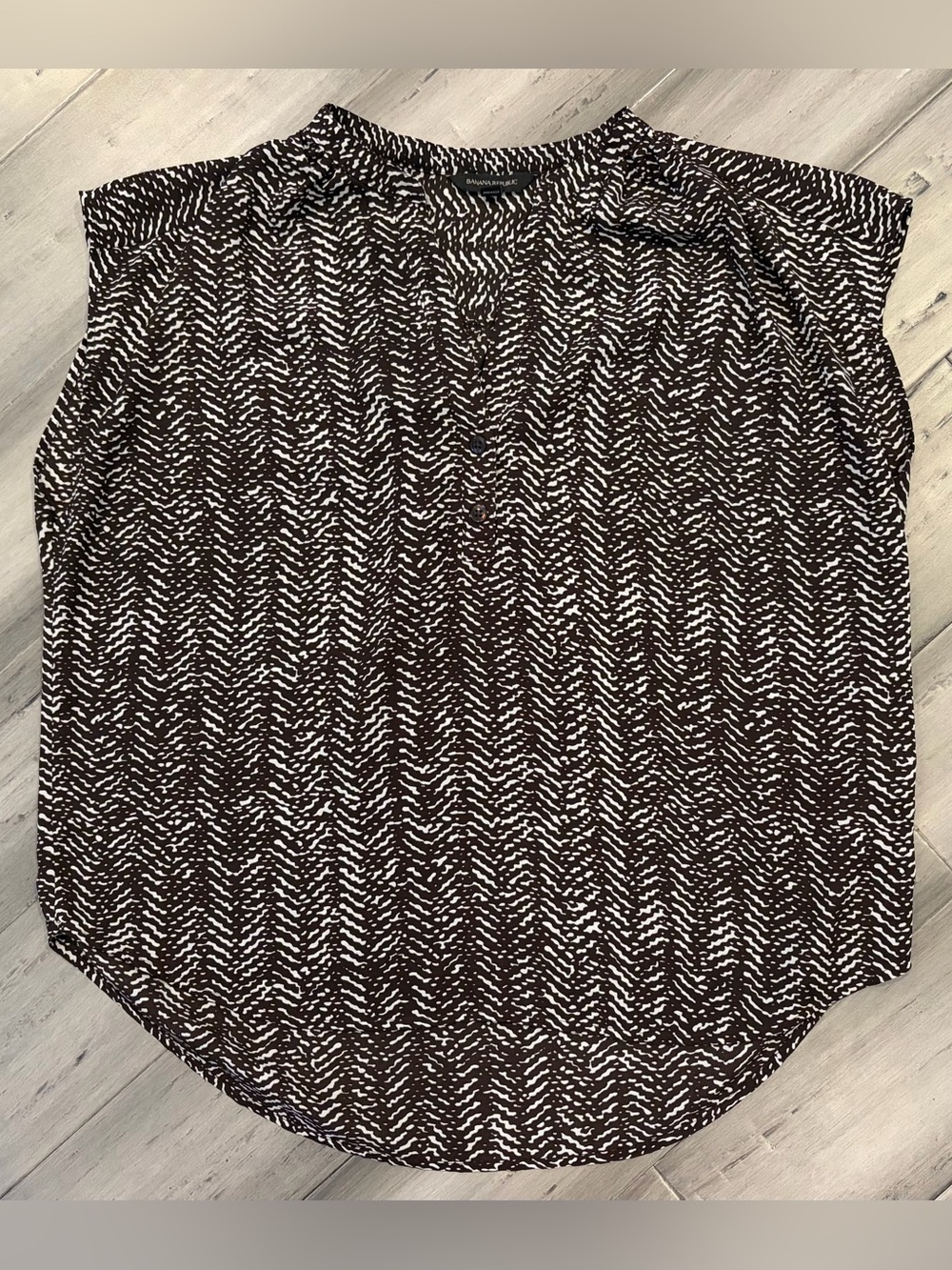 Banana Republic Brown & White Abstract Cap-Sleeve Blouse, M